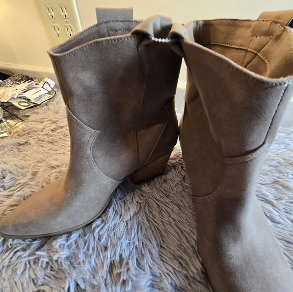 Dolce Vita Tan Suede Ankle Boots Western Style Size 9 New - Picture 13 of 13